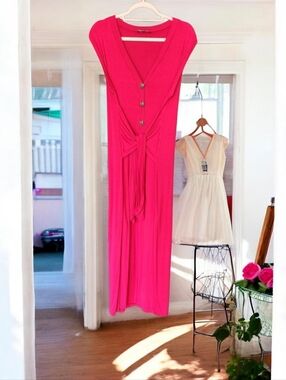 Suzanne Betro Modern Sleeveless V-neck Flattering Tie Waist Midi Dress